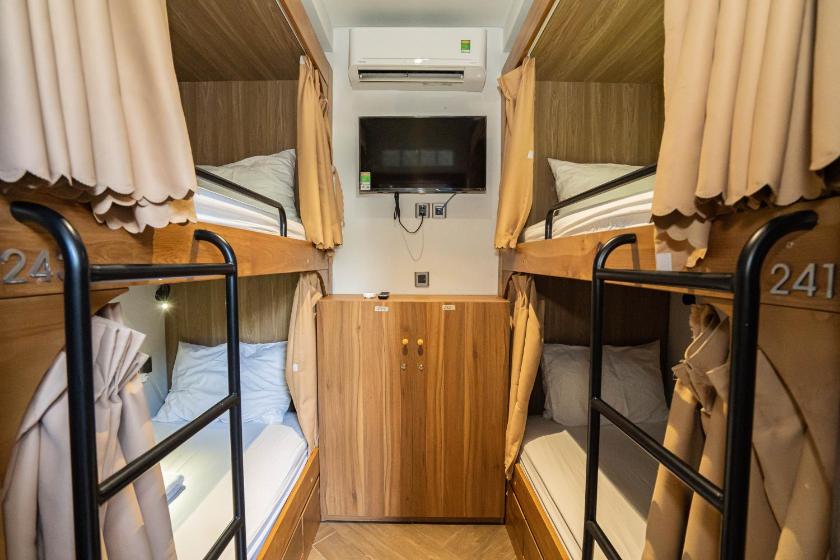 Phòng Ngủ Tập Thể 4 Giường Cho Cả Nam Và Nữ 