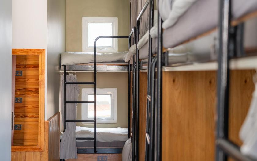 Giường Trong Phòng Nghỉ Tập Thể 8 Giường Cho Cả Nam Và Nữ Giường Trong Phòng Nghỉ Tập Thể 8 Giường Cho Cả Nam Và Nữ