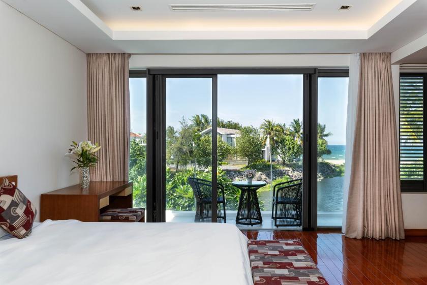 Biệt Thự Nhìn Ra Biển