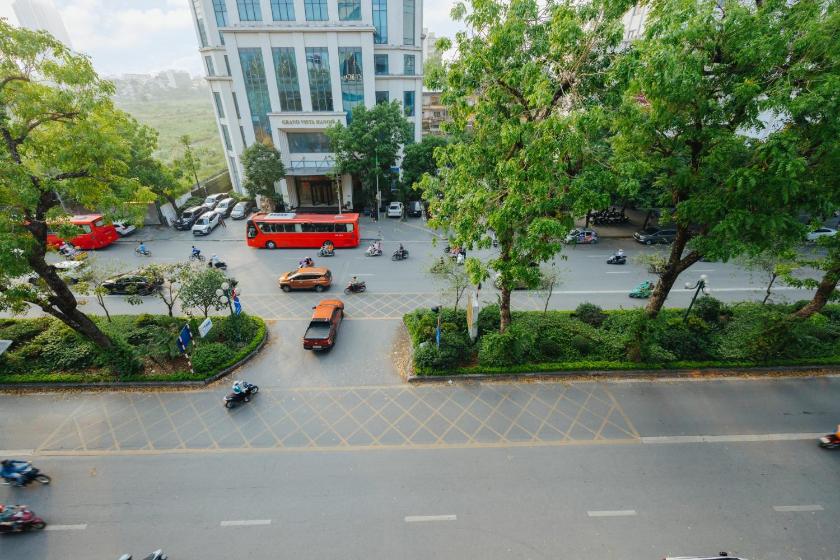 Phòng Deluxe Giường Đôi Có Ban Công