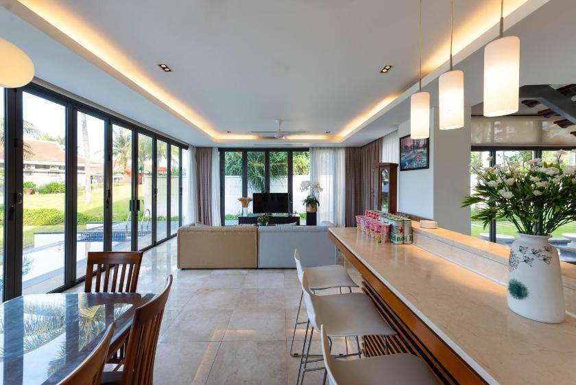 Biệt Thự Nhìn Ra Biển Biệt Thự Nhìn Ra Biển