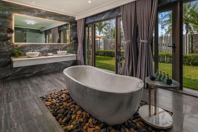 Presidential Suite with Bathtub Presidential Suite with Bathtub