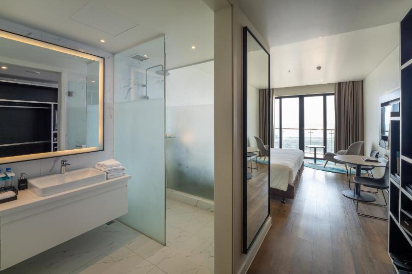 Phòng Deluxe Có Giường Cỡ King Nhìn Ra Vịnh - Không Hút Thuốc