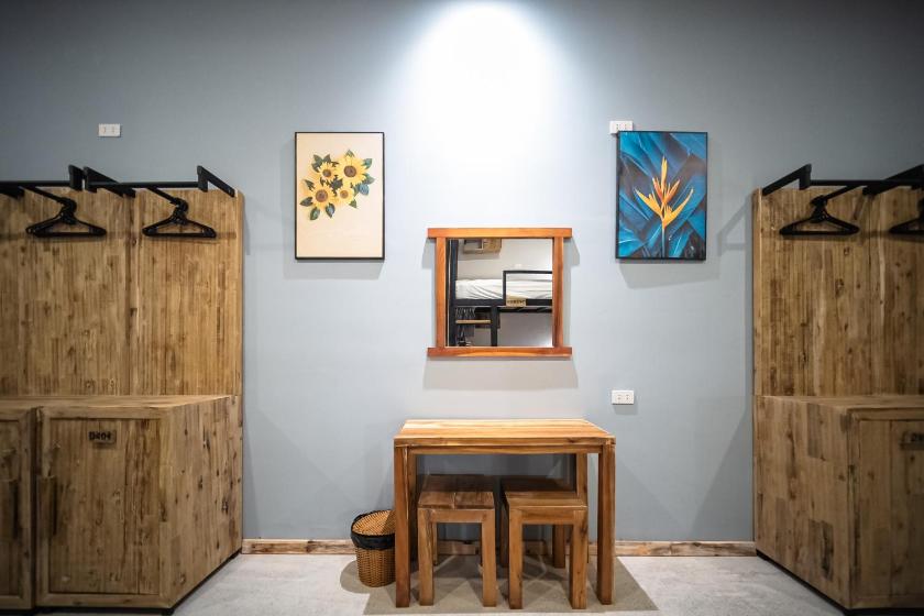 Giường Trong Phòng Nghỉ Tập Thể 8 Giường Cho Cả Nam Và Nữ Giường Trong Phòng Nghỉ Tập Thể 8 Giường Cho Cả Nam Và Nữ