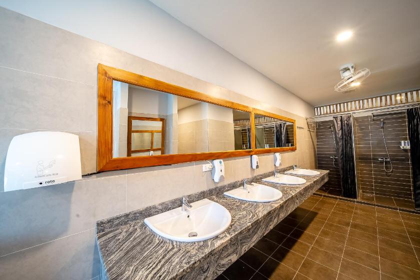 Giường Trong Phòng Nghỉ Tập Thể 8 Giường Cho Cả Nam Và Nữ Giường Trong Phòng Nghỉ Tập Thể 8 Giường Cho Cả Nam Và Nữ