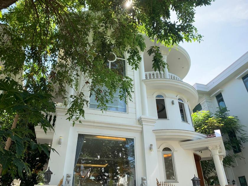 Biệt thự Tiêu chuẩn