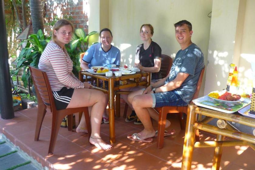 Phòng cho 3 người có Ban Công