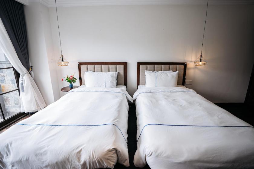 Phòng 2 giường đơn có ban công