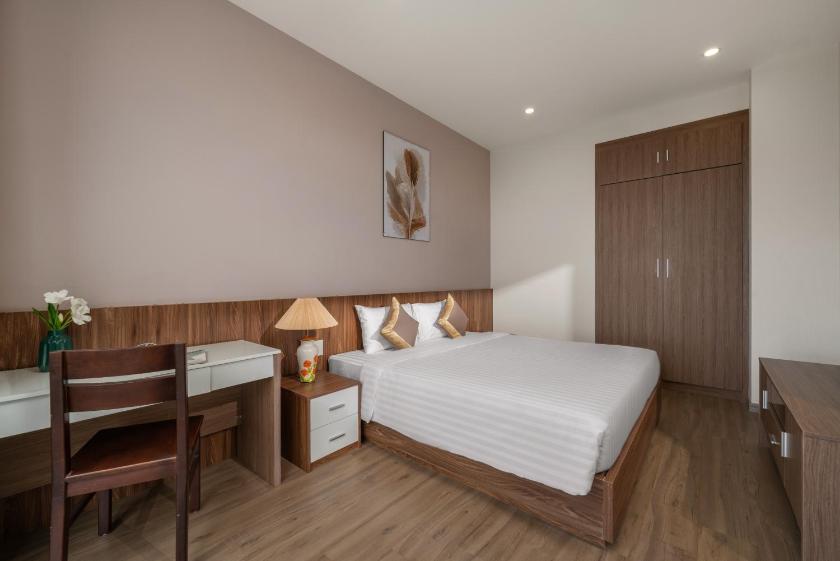 Suite Nhìn Ra Sông