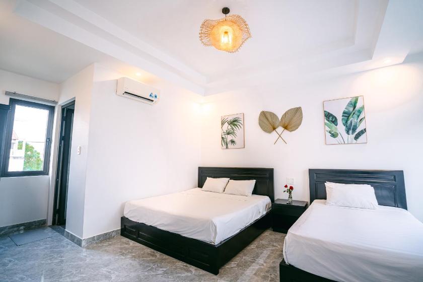 Phòng 3 Người Nhìn Ra Thành Phố