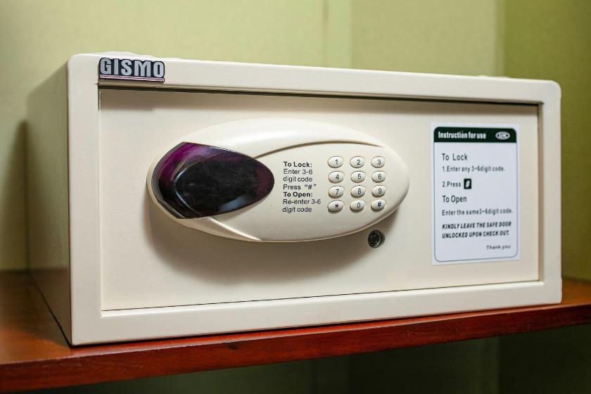 Phòng Deluxe Giường Đôi Có Cửa Sổ