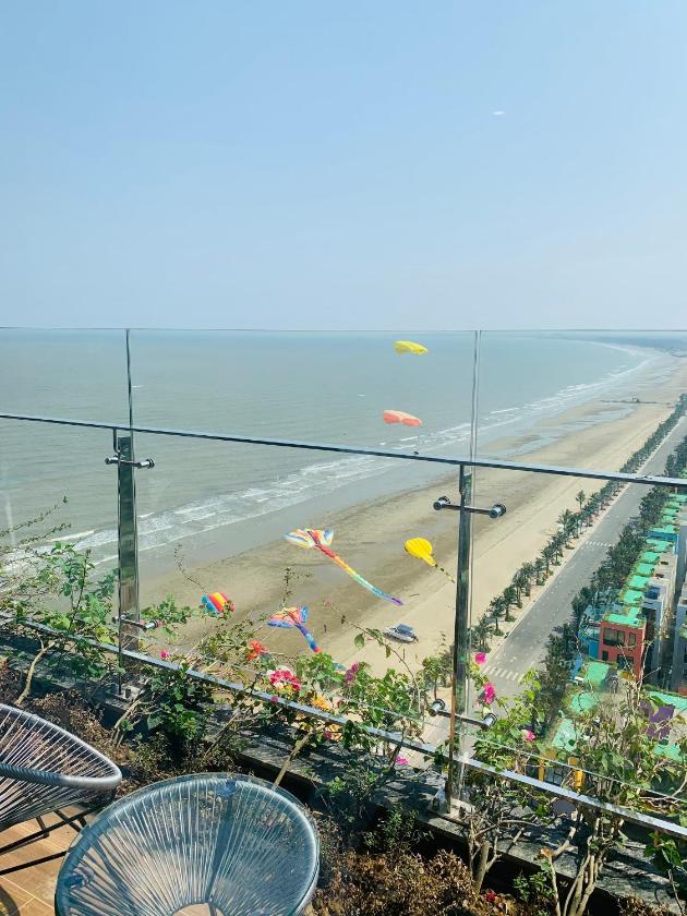 Phòng Deluxe (2 Người lớn + 1 Trẻ em)