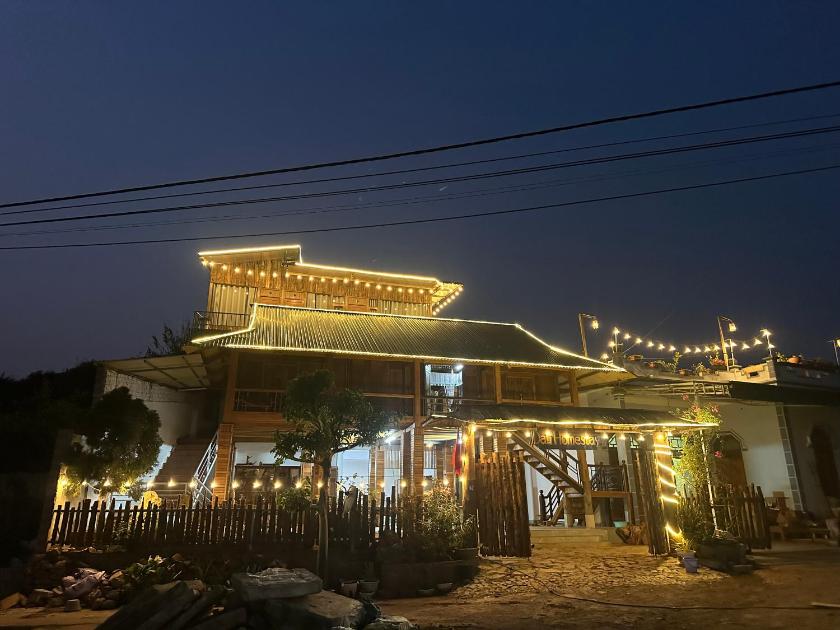 Phòng ngủ Tập thể 8 Giường cho cả Nam và Nữ