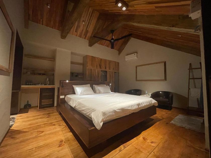 Phòng Có Giường Cỡ King Với Ban Công