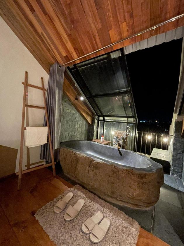 Phòng Có Giường Cỡ King Với Ban Công