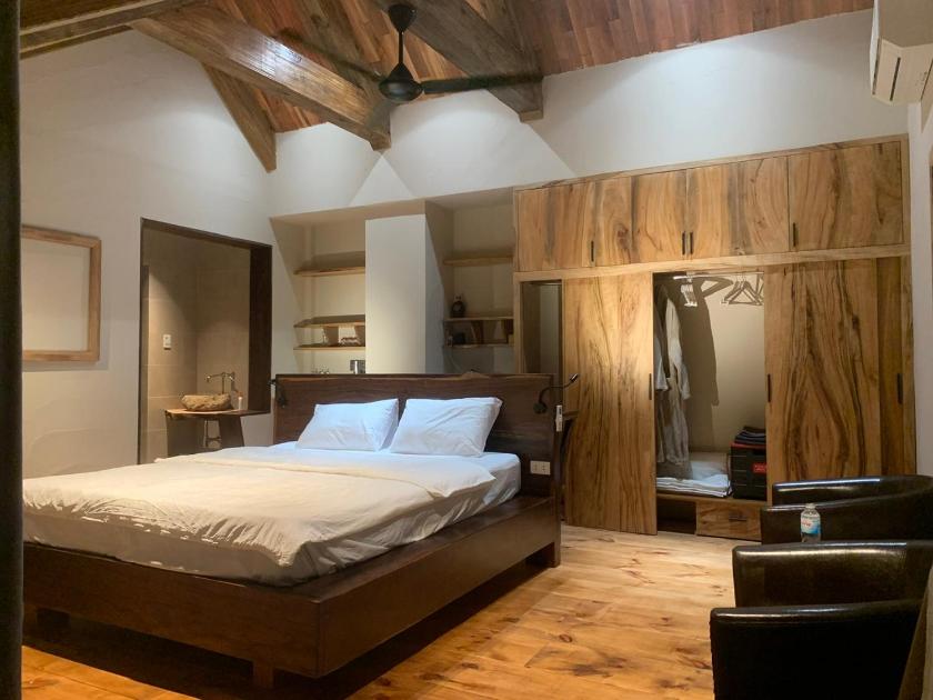 Phòng Có Giường Cỡ King Với Ban Công