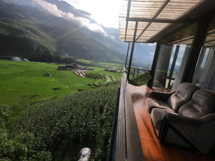 Phòng Deluxe Giường Đôi Có Ban Công