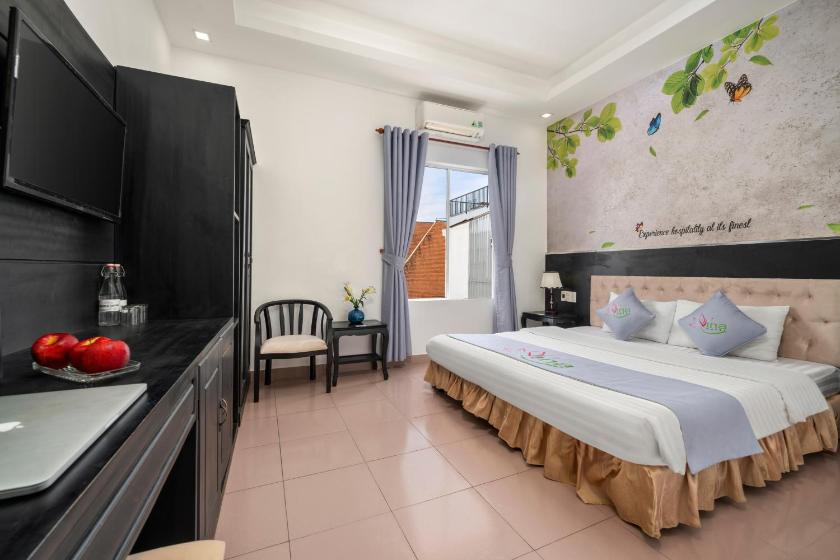 Phòng Deluxe Giường Đôi Có Ban Công