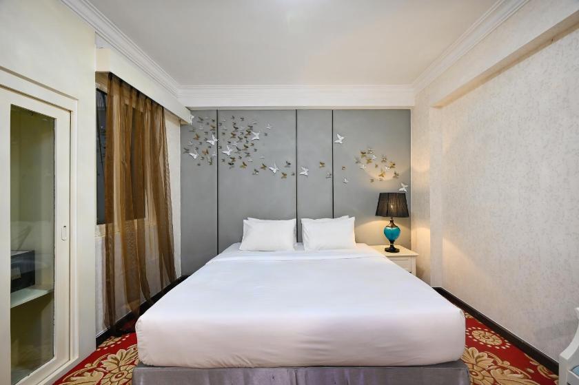 Phòng Deluxe Giường Đôi (Không Cửa sổ)