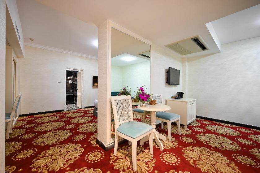 Junior Suite with Bathtub (No Window)