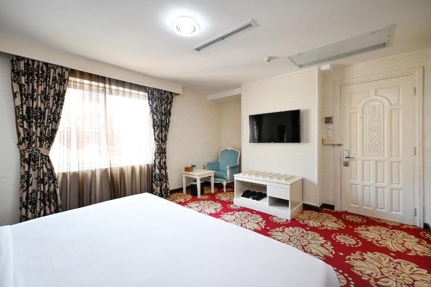 Premier King City View with Bathtub