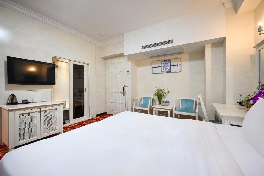 Phòng Deluxe 3 Người (Không có Cửa sổ)