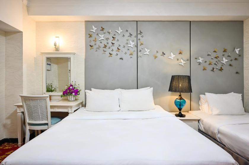 Phòng Deluxe 3 Người (Không có Cửa sổ)