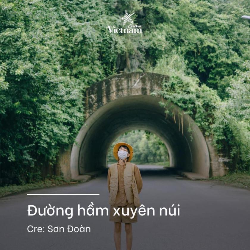 Phòng có giường cỡ King nhìn ra cảnh núi non Phòng có giường cỡ King nhìn ra cảnh núi non