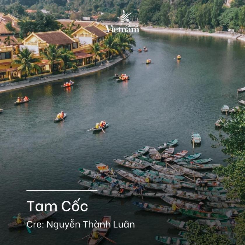 Phòng có giường cỡ King nhìn ra cảnh núi non Phòng có giường cỡ King nhìn ra cảnh núi non