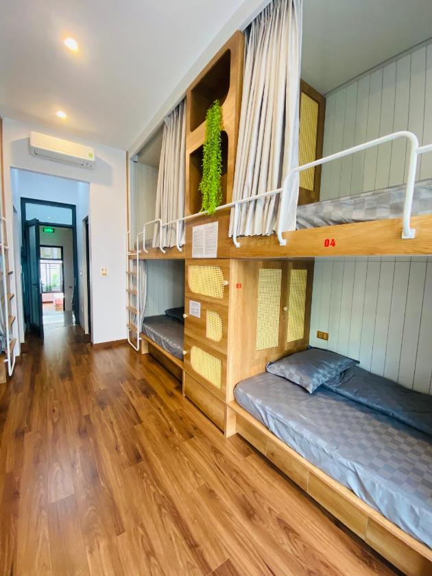 Phòng ngủ Tập thể 8 Giường cho cả Nam và Nữ