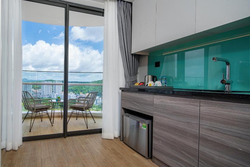 Studio Deluxe Studio Deluxe