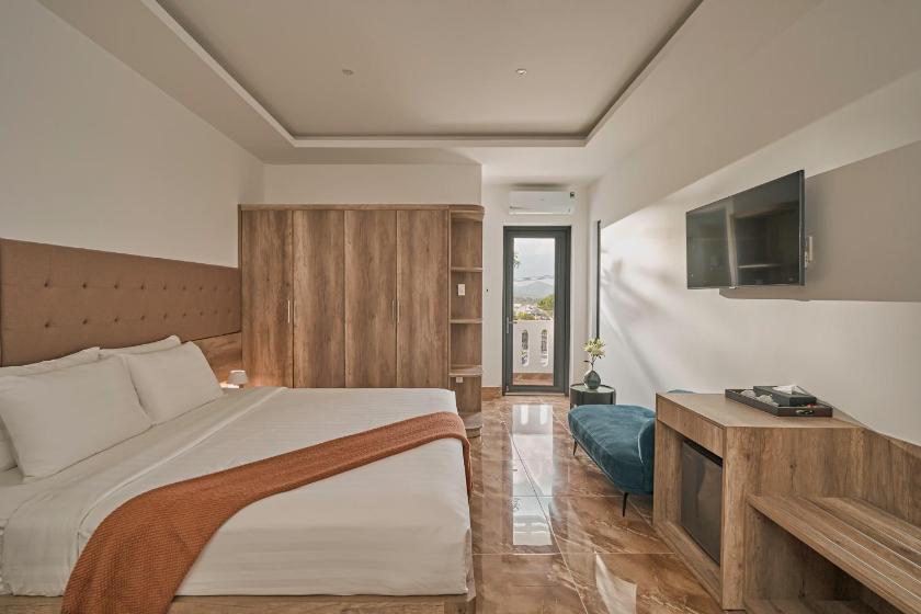 Phòng Có Giường Cỡ King Với Ban Công