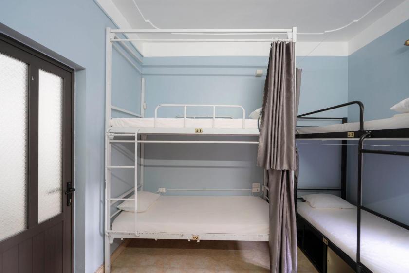 Giường trong Phòng ngủ tập thể cả Nam và Nữ 4 Người