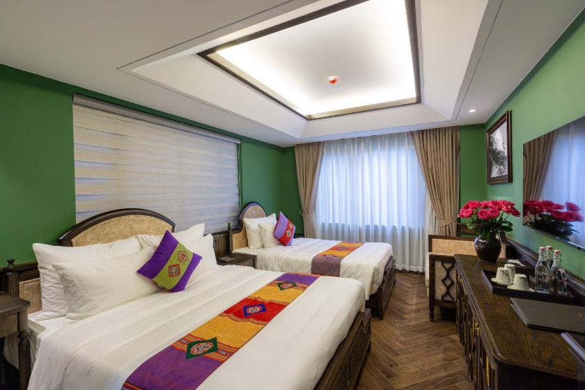 Phòng Cổ Điển Cho 3 Người