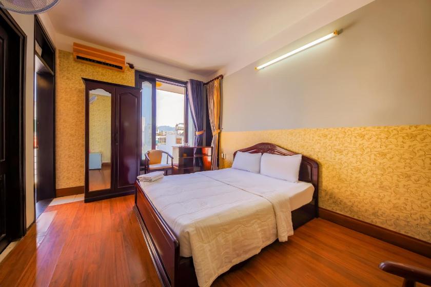 Phòng Giường Đôi Có Ban Công