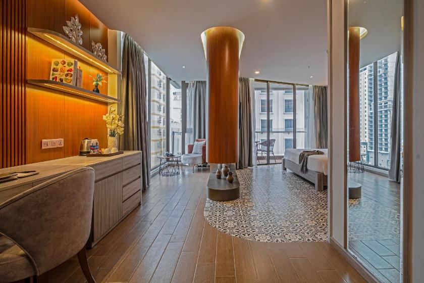 Suite Junior Có Ban Công Nhìn Ra Biển Suite Junior Có Ban Công Nhìn Ra Biển