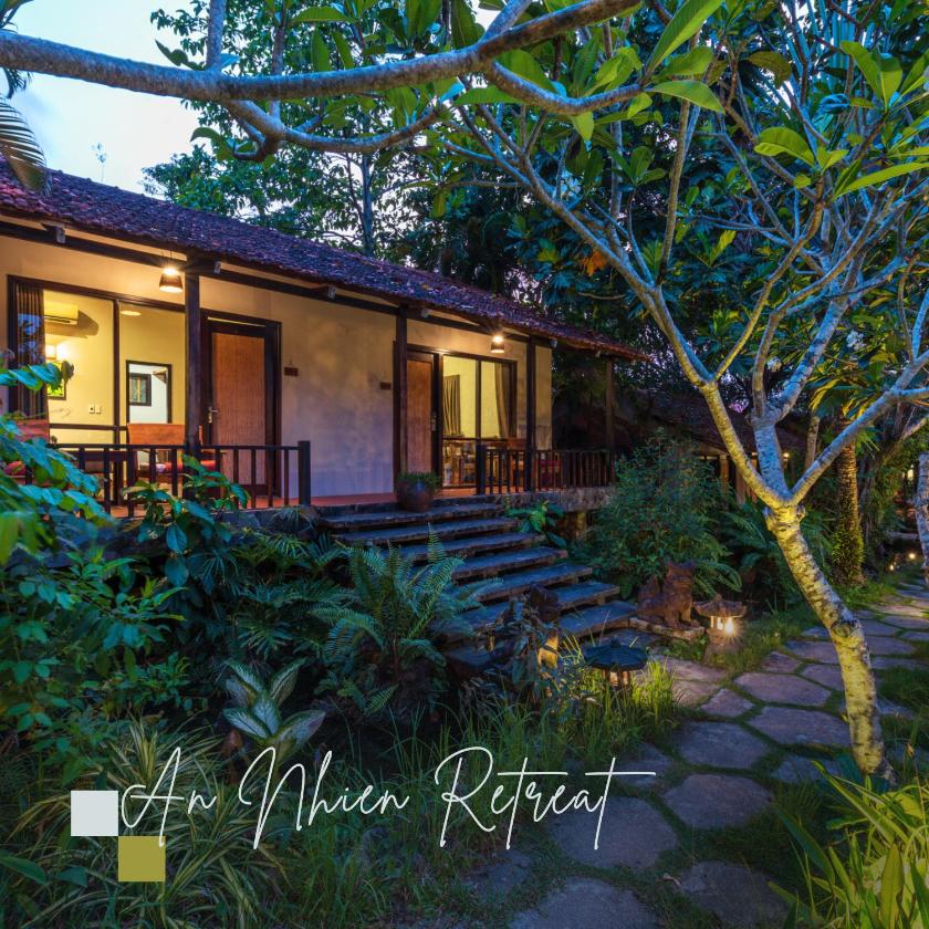 Phòng Deluxe Giường Đôi/2 Giường Đơn Nhìn Ra Hồ Bơi