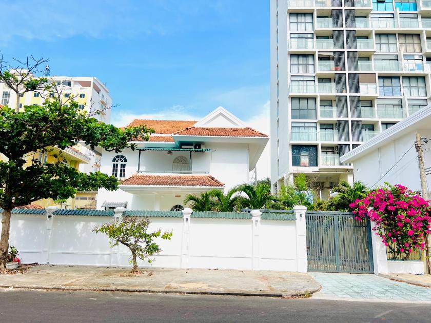 Biệt Thự Nhìn Ra Biển