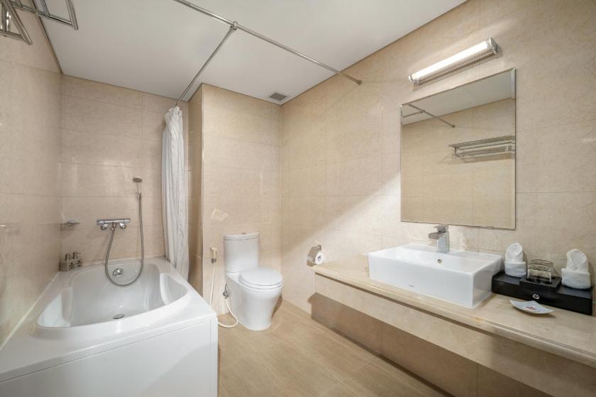 Suite 3 Người Nhìn Ra Biển Có Ban Công - Bao Gồm Trà Chiều