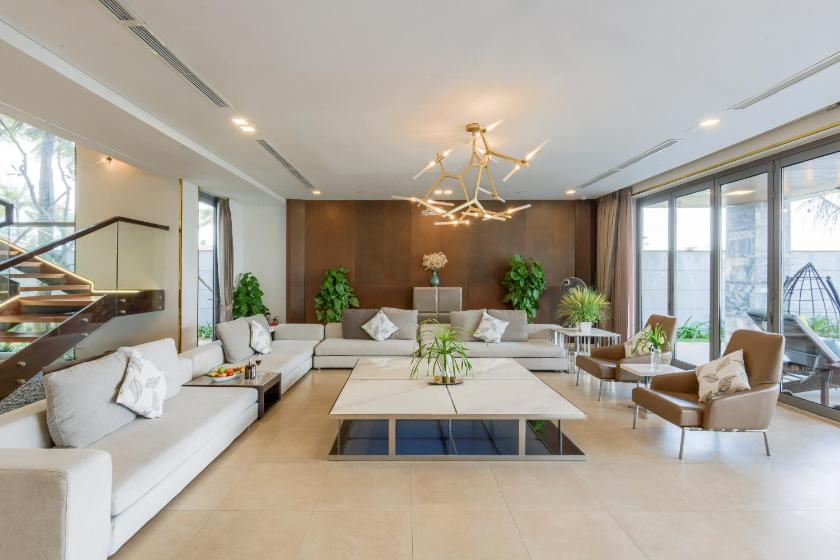 Biệt Thự - Trước Biển