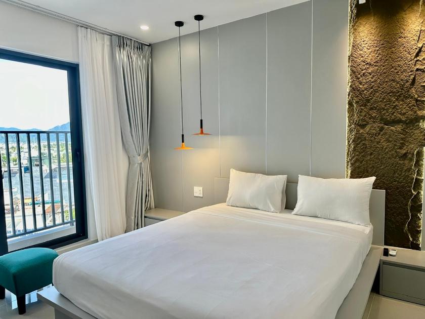 Two-Bedroom Deluxe Apartment with Garden View