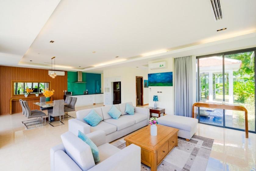 Biệt Thự Nhìn Ra Vườn