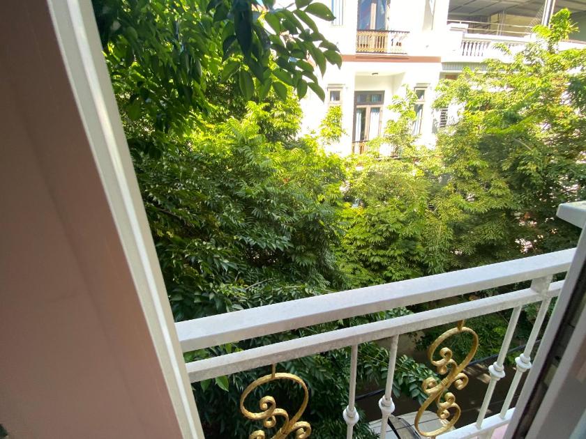 Phòng Deluxe Giường Đôi Có Ban Công