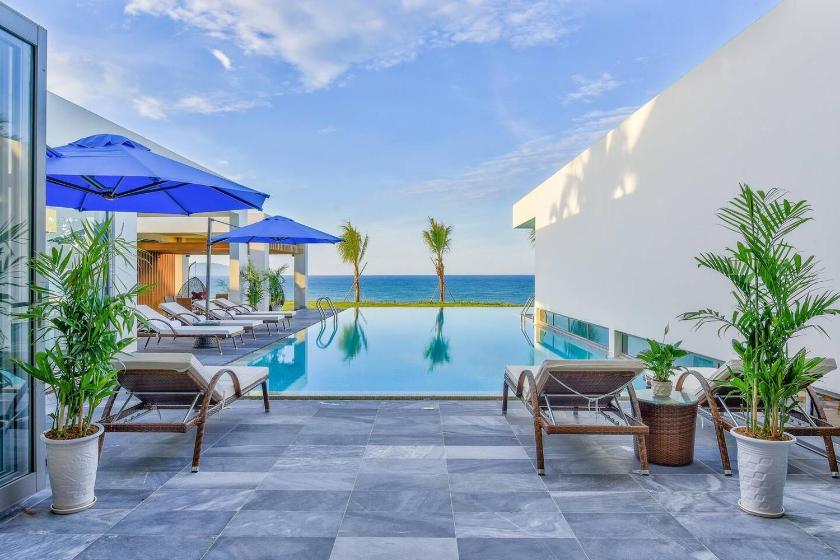 Biệt Thự - Trước Biển