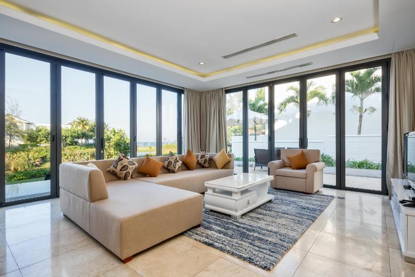 Biệt Thự Nhìn Ra Biển