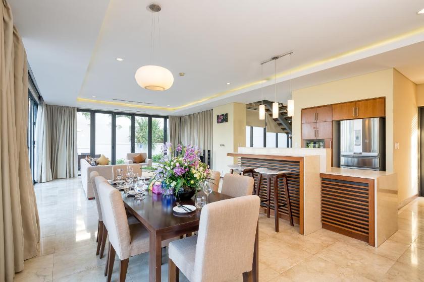 Biệt Thự Nhìn Ra Biển