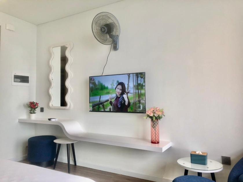 Studio Nhìn Ra Biển