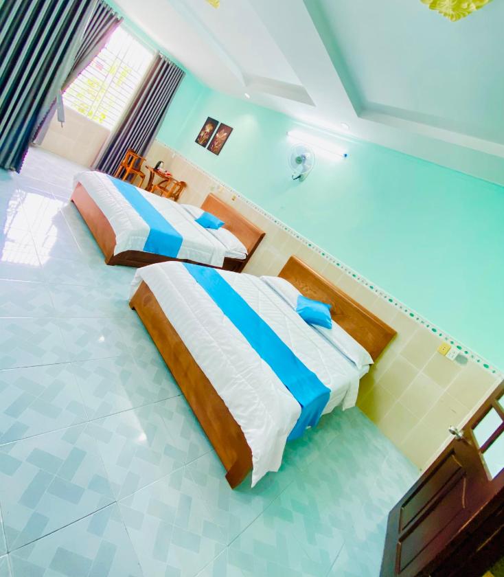 Phòng 4 Người Có Ban Công