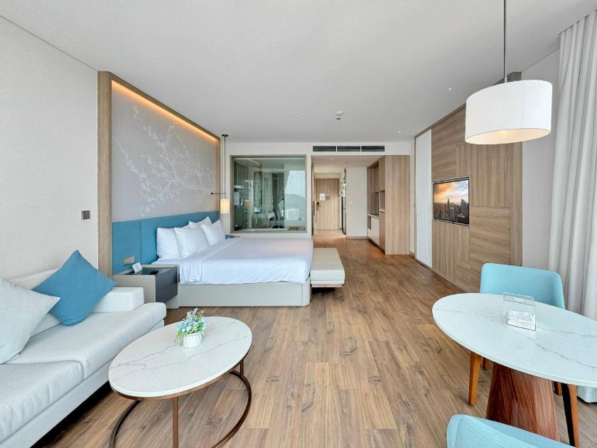 Studio Nhìn Ra Núi