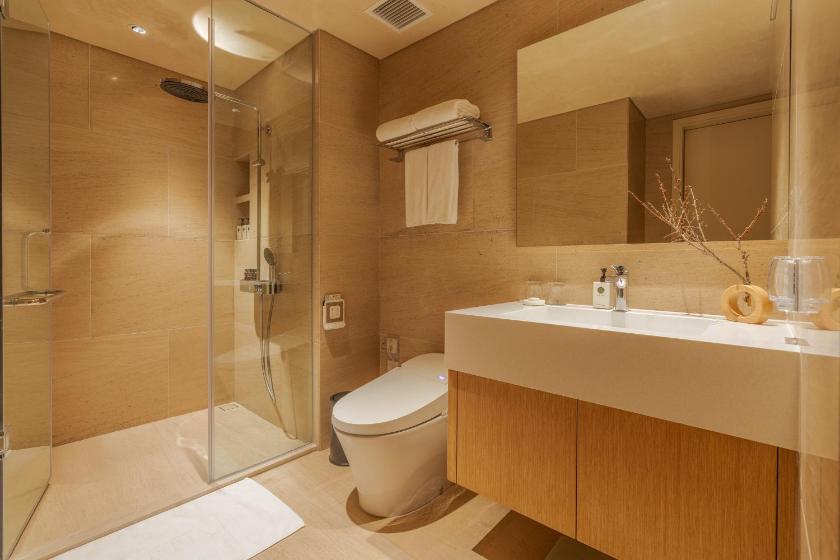 Suite Nhìn Ra Thành Phố